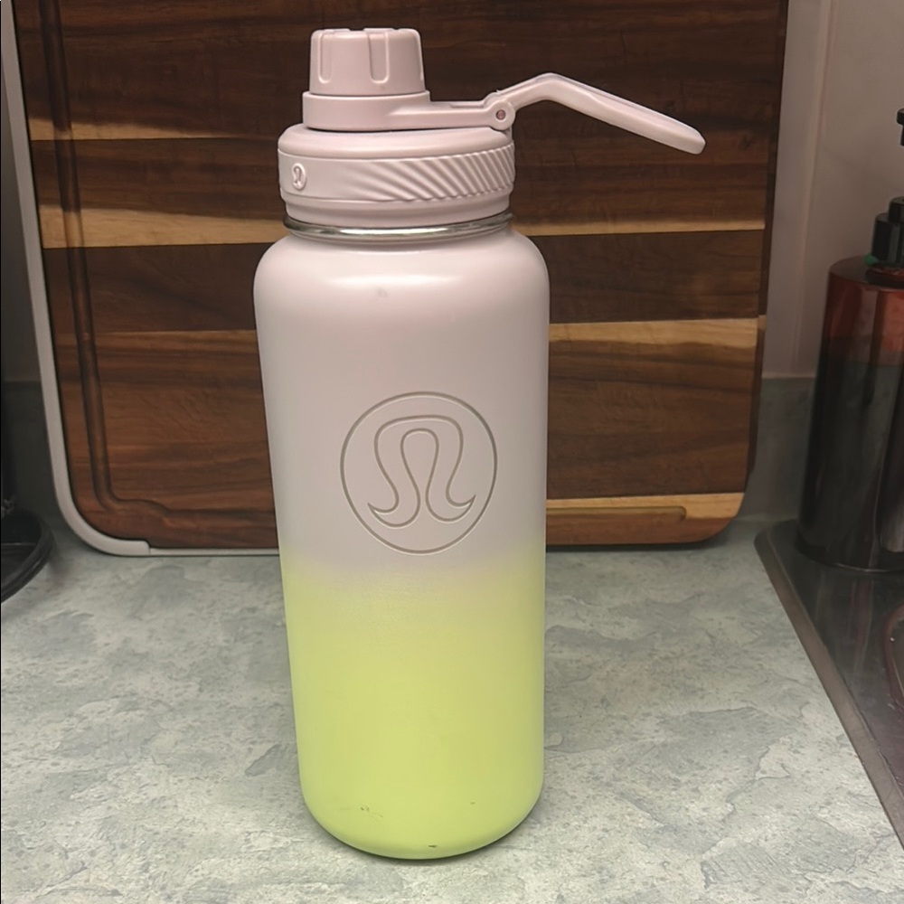 Lululemon Athletica 32oz Back to Life Sport Bottle
